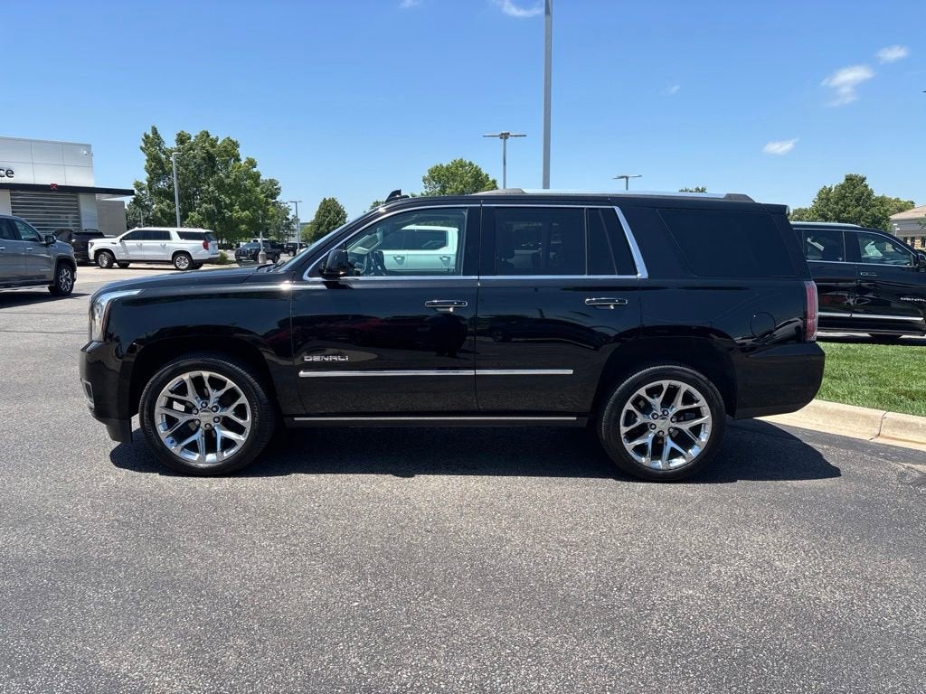 2020 GMC Yukon — side profile view